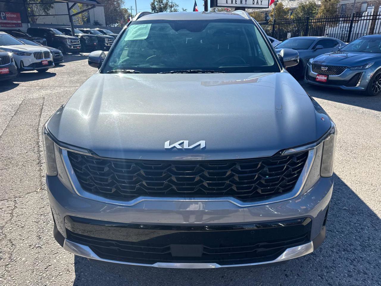 Used 2024 Kia Sorento S FWD image 3