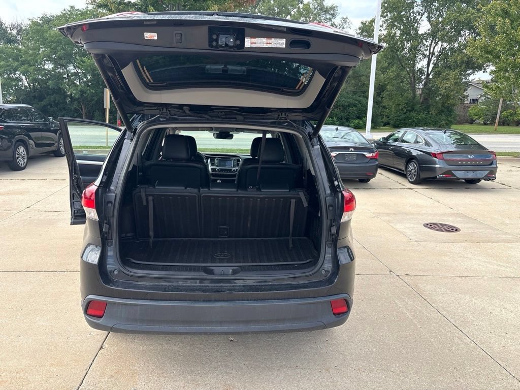Used 2019 Toyota Highlander XLE AWD/4WD image 26