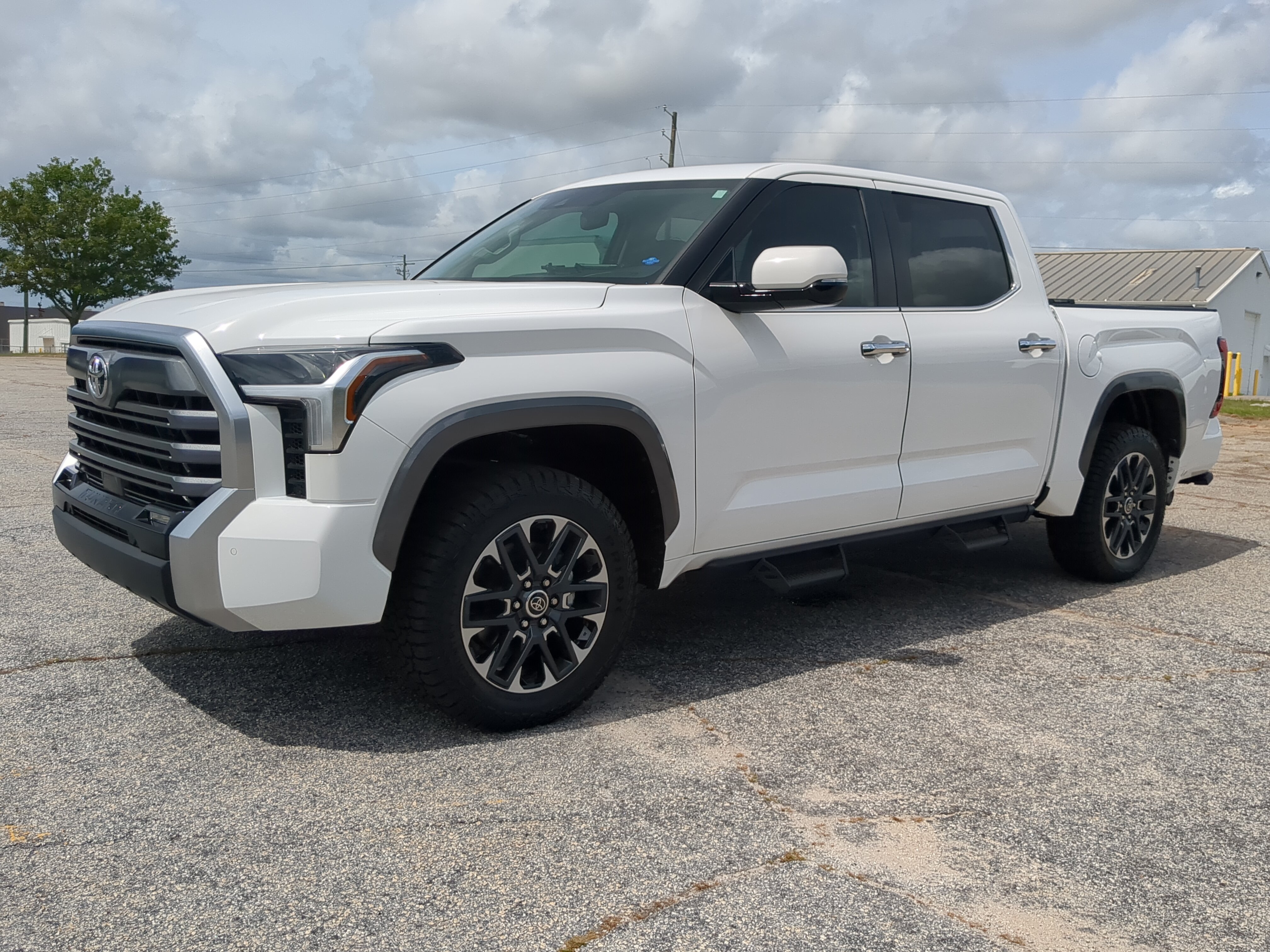 Used 2024 Toyota Tundra Limited AWD/4WD image 6