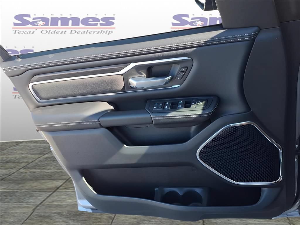 New 2026 RAM 1500 Laramie w/ Sport Appearance Package AWD/4WD image 9