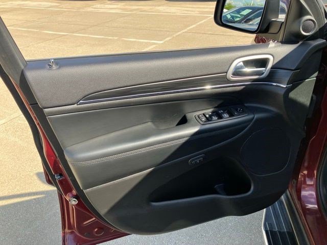 Certified 2020 Jeep Grand Cherokee Limited AWD/4WD image 11
