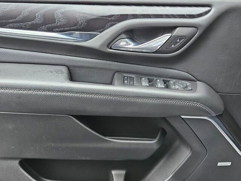 Used 2023 GMC Yukon Denali image 32