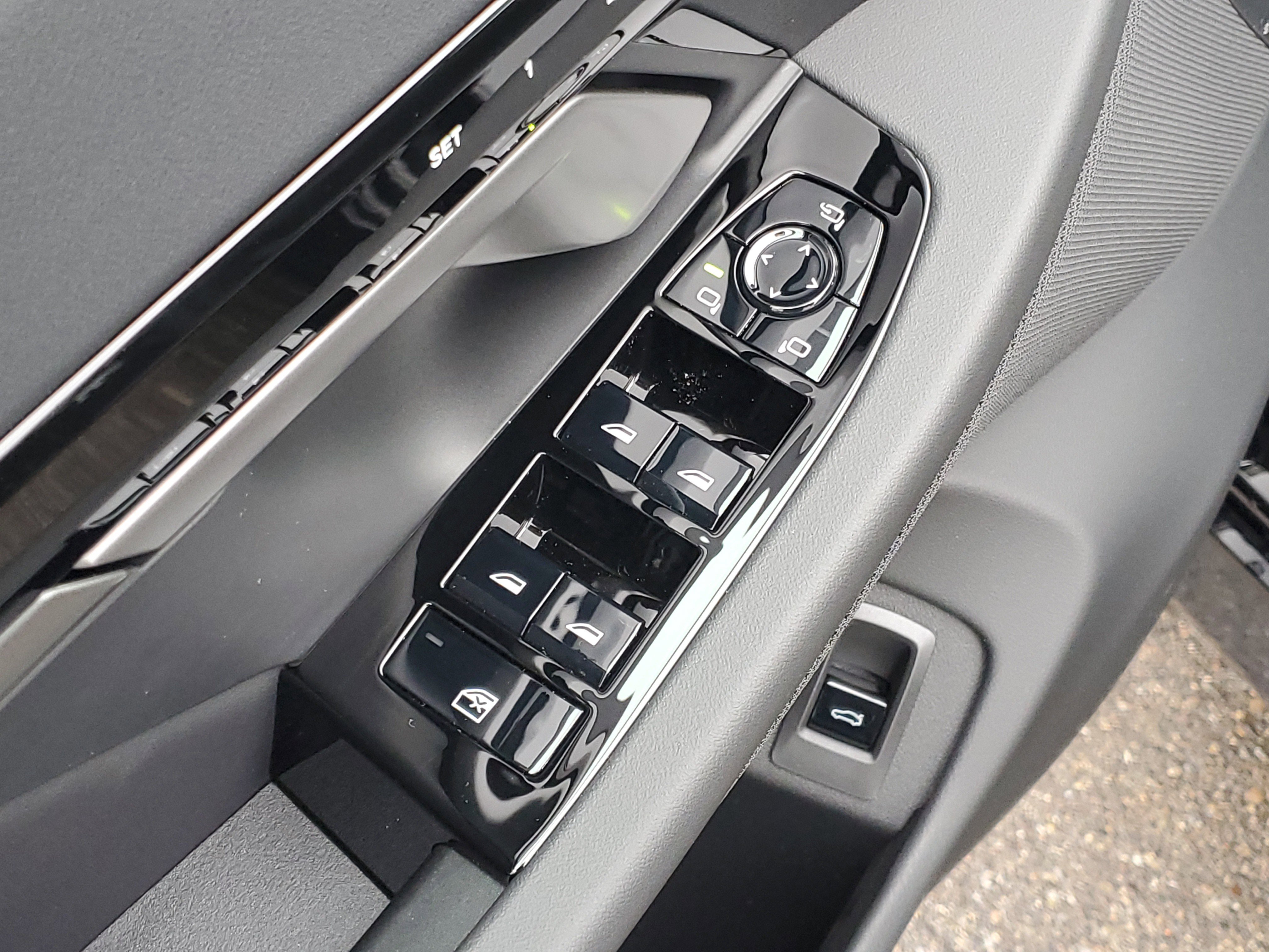 New 2026 BMW 530i xDrive w/ M Sport Package image 6