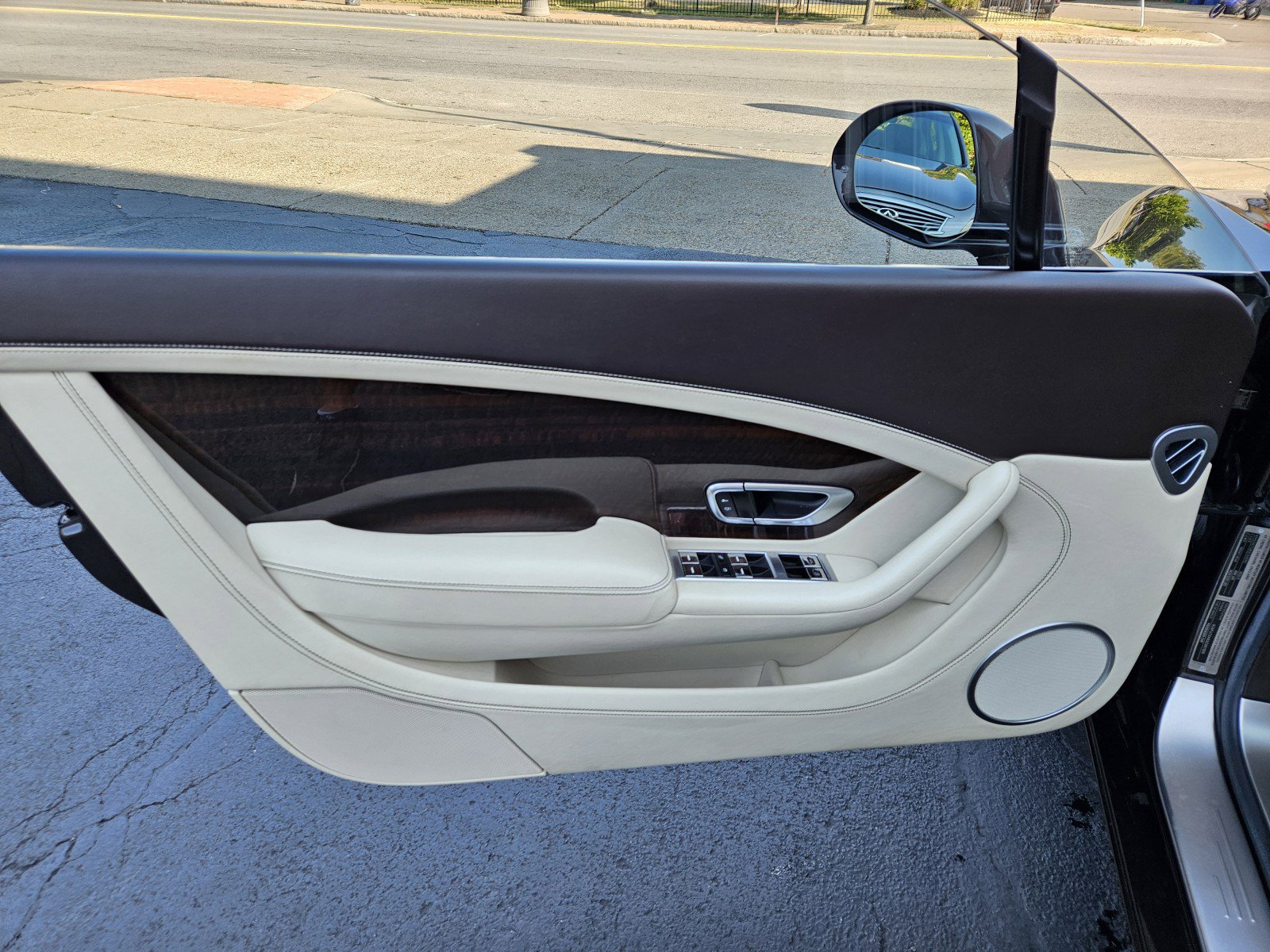 Used 2016 Bentley Continental GT image 33