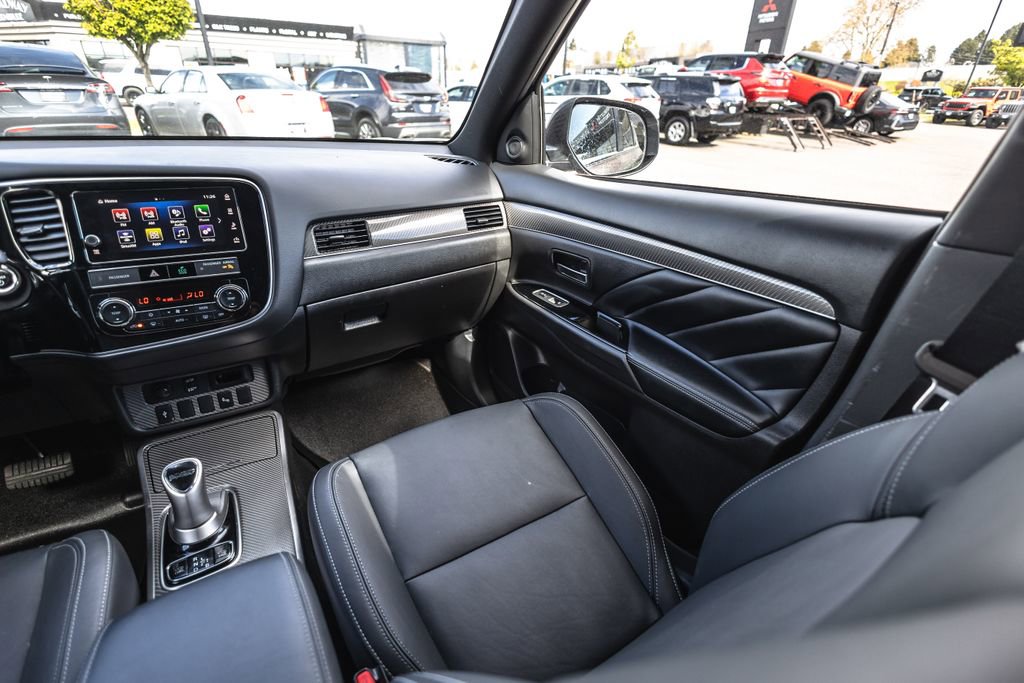 Used 2019 Mitsubishi Outlander SEL image 25