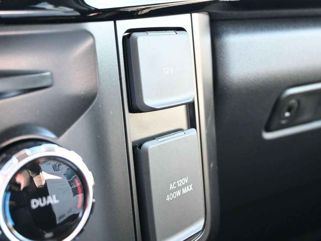 New 2026 Ford F250 Lariat w/ Black Appearance Package image 30
