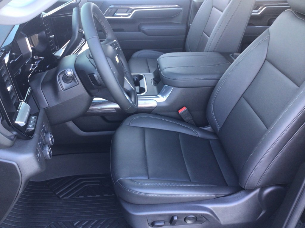 New 2025 Chevrolet Silverado 2500 LTZ w/ LTZ Plus Package image 16