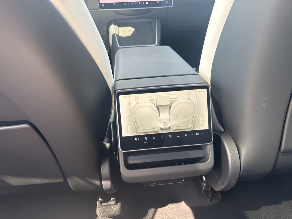 Used 2026 Tesla Model Y Long Range image 13