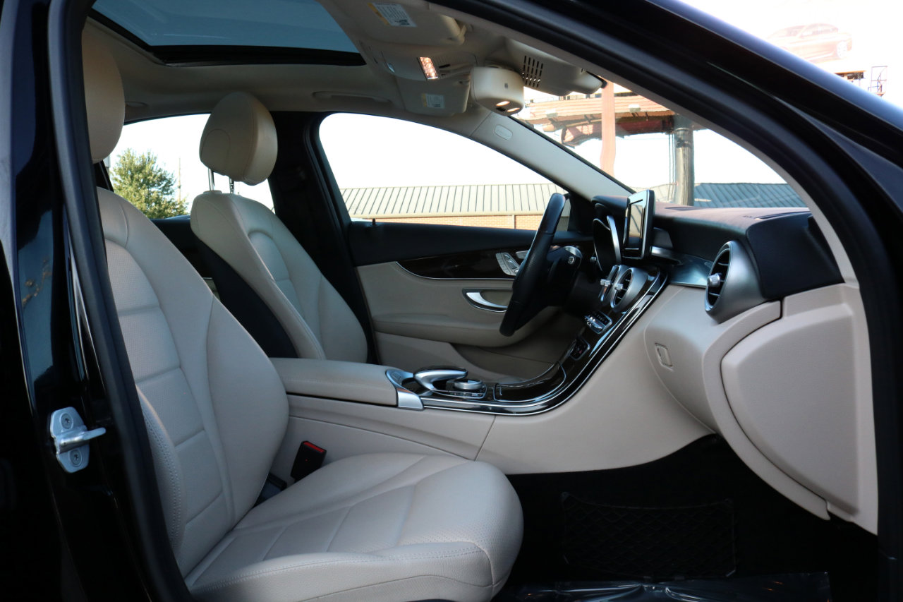 Used 2015 Mercedes-Benz C 300 4MATIC Sedan image 40