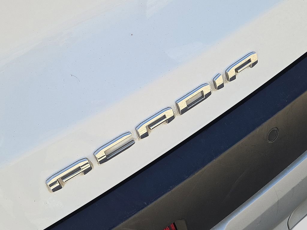 Used 2023 GMC Acadia SLT AWD/4WD image 11