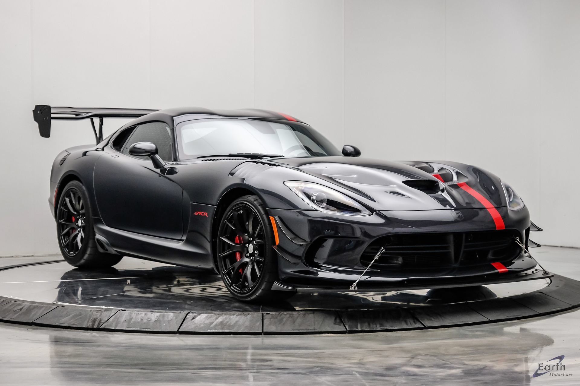 Used 2017 Dodge Viper ACR w/ Extreme Aero Package RWD image 31