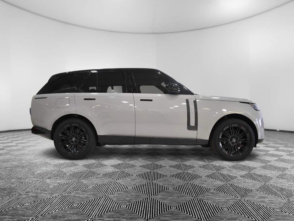 Used 2025 Land Rover Range Rover Autobiography image 6