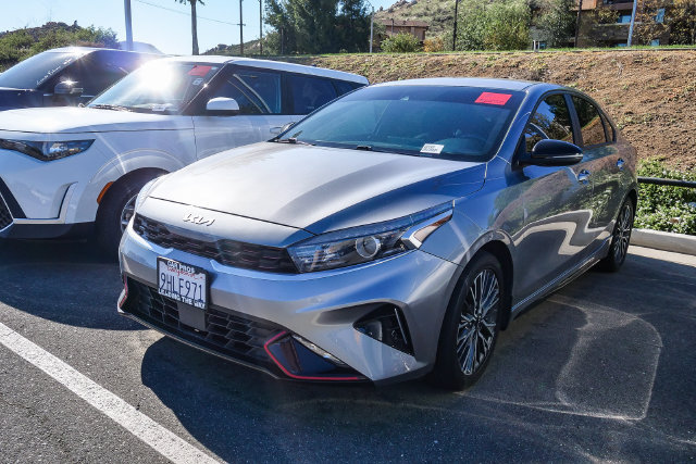 Used 2023 Kia Forte GT-Line w/ GT-Line Technology Package FWD image 5