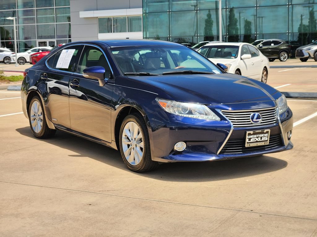 Used 2013 Lexus ES 300h w/ Luxury Pkg FWD image 3