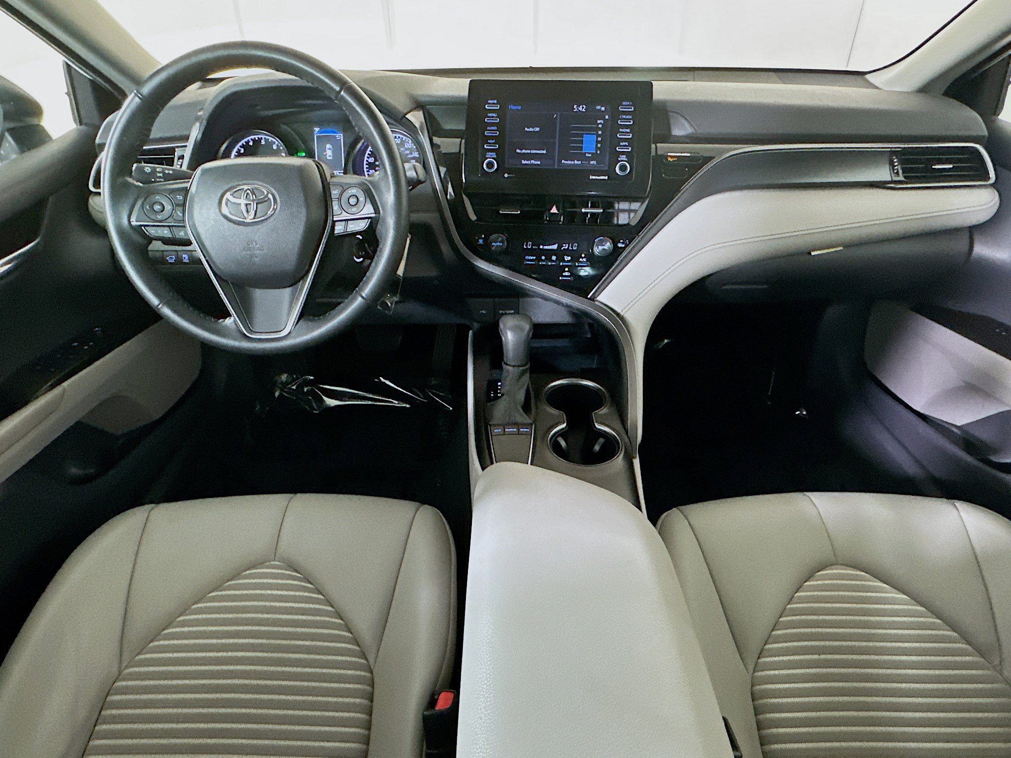 Used 2023 Toyota Camry SE FWD image 26