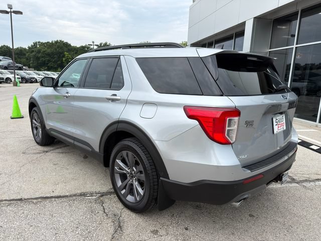 Used 2023 Ford Explorer XLT w/ Equipment Group 202A AWD/4WD image 5