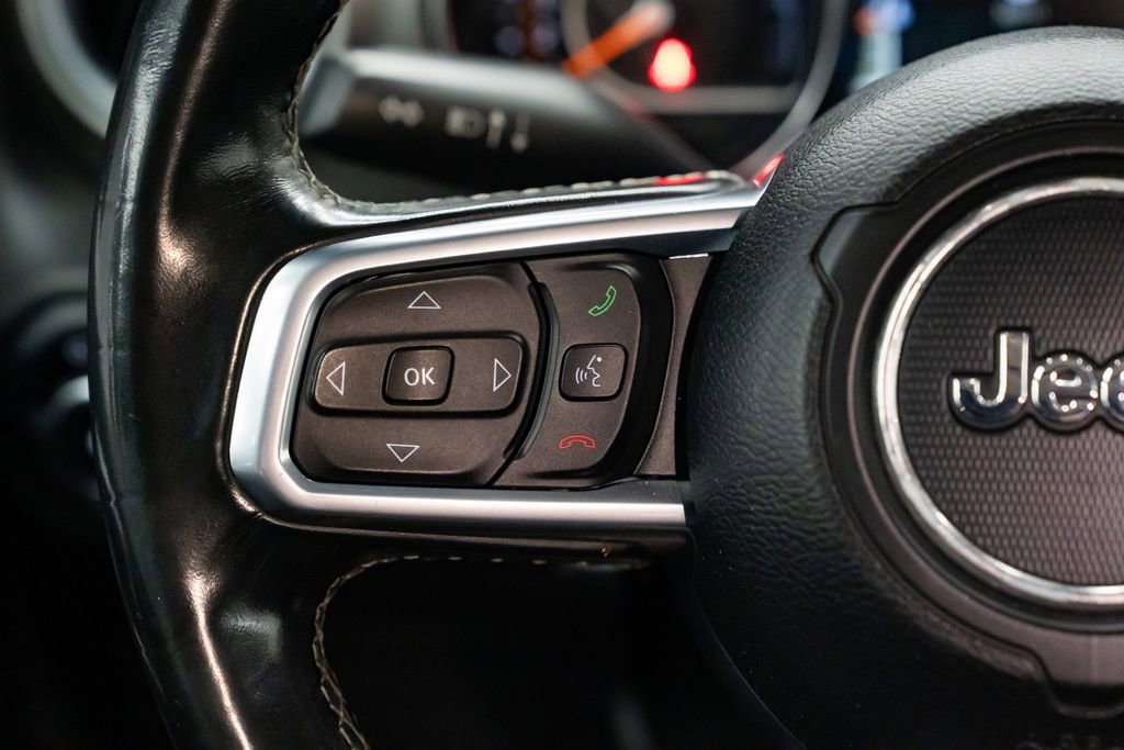 Used 2020 Jeep Wrangler Unlimited Sahara image 16