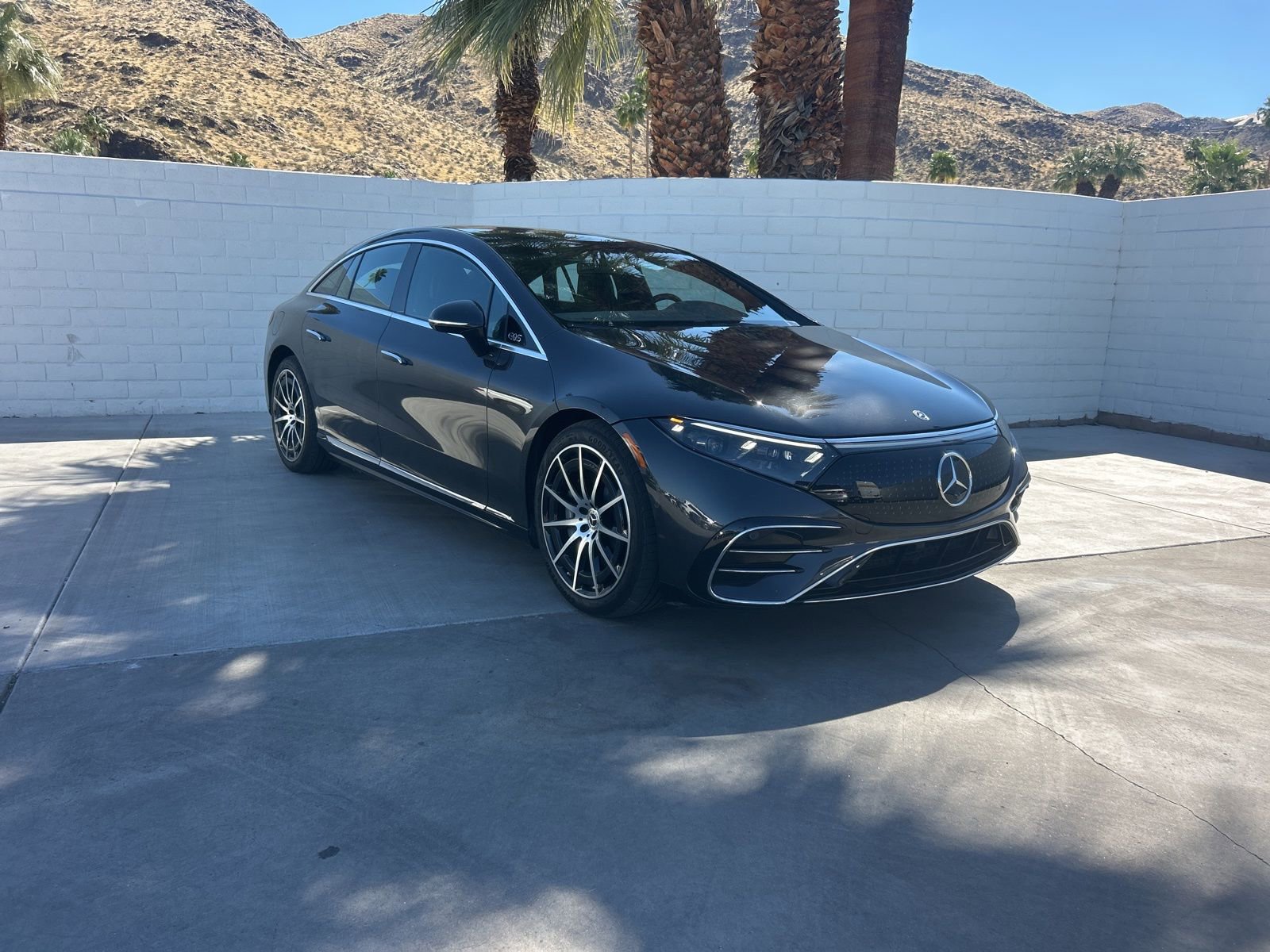 Used 2023 Mercedes-Benz EQS 580 580 image 3