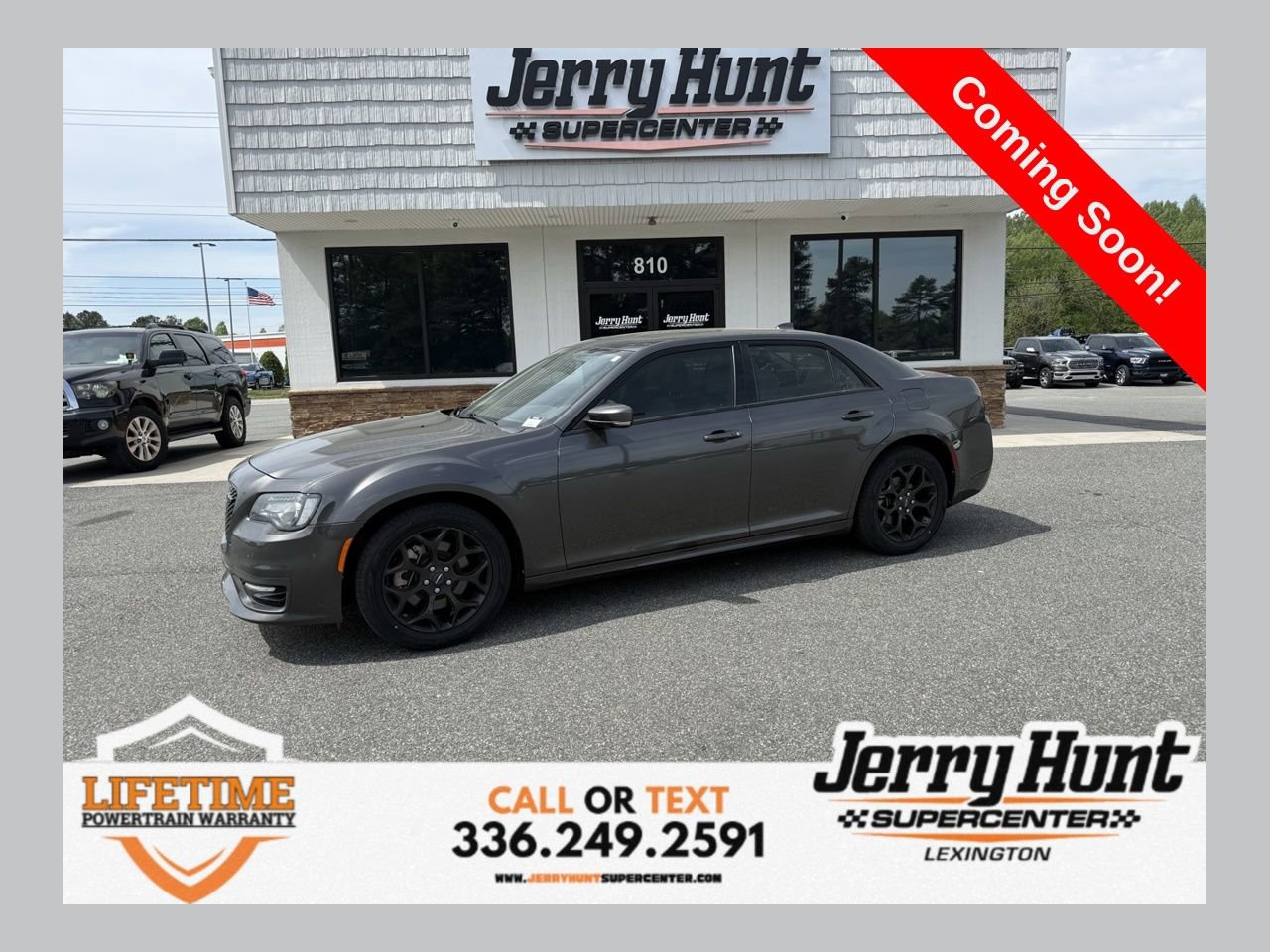 Used 2023 Chrysler 300 Touring L w/ Popular Equipment Group image 1