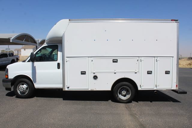 Used 2017 Chevrolet Express 3500 RWD image 8
