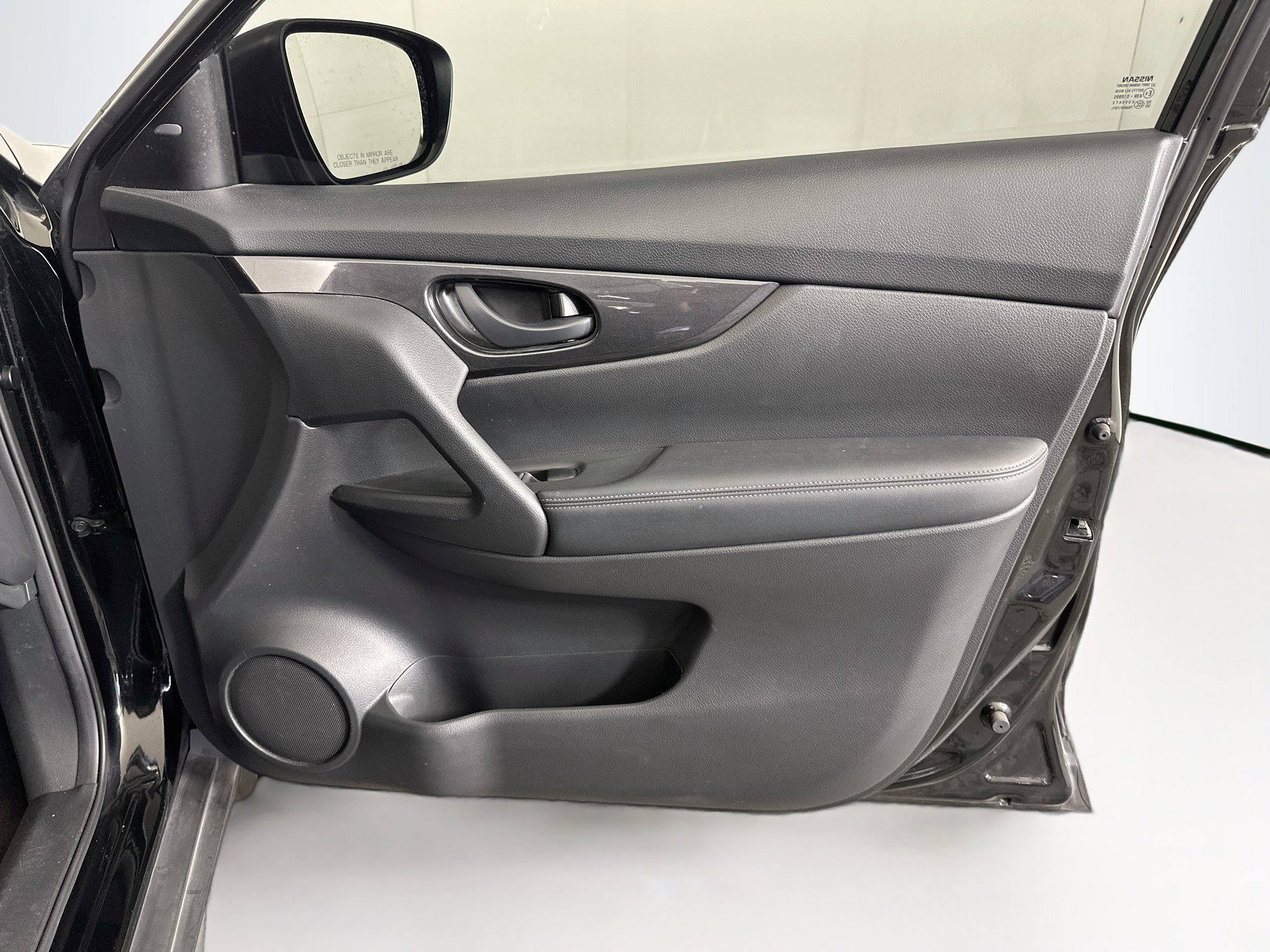 Used 2019 Nissan Rogue S FWD image 30