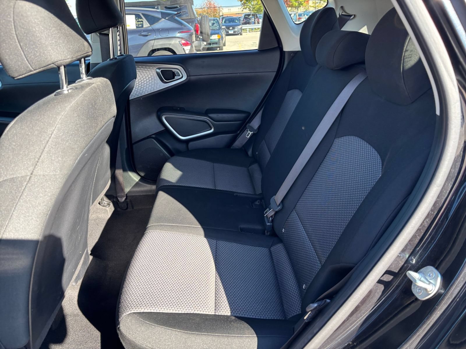 Used 2025 Kia Soul LX w/ LX Technology Package FWD image 22
