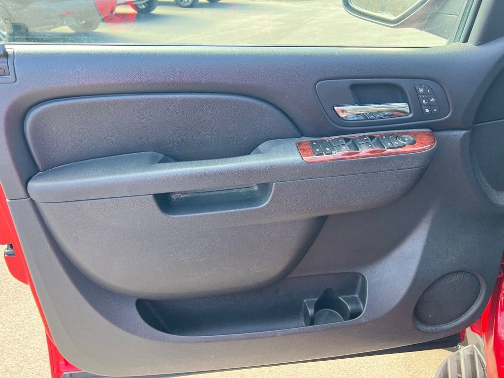 Used 2011 Chevrolet Avalanche LTZ image 14