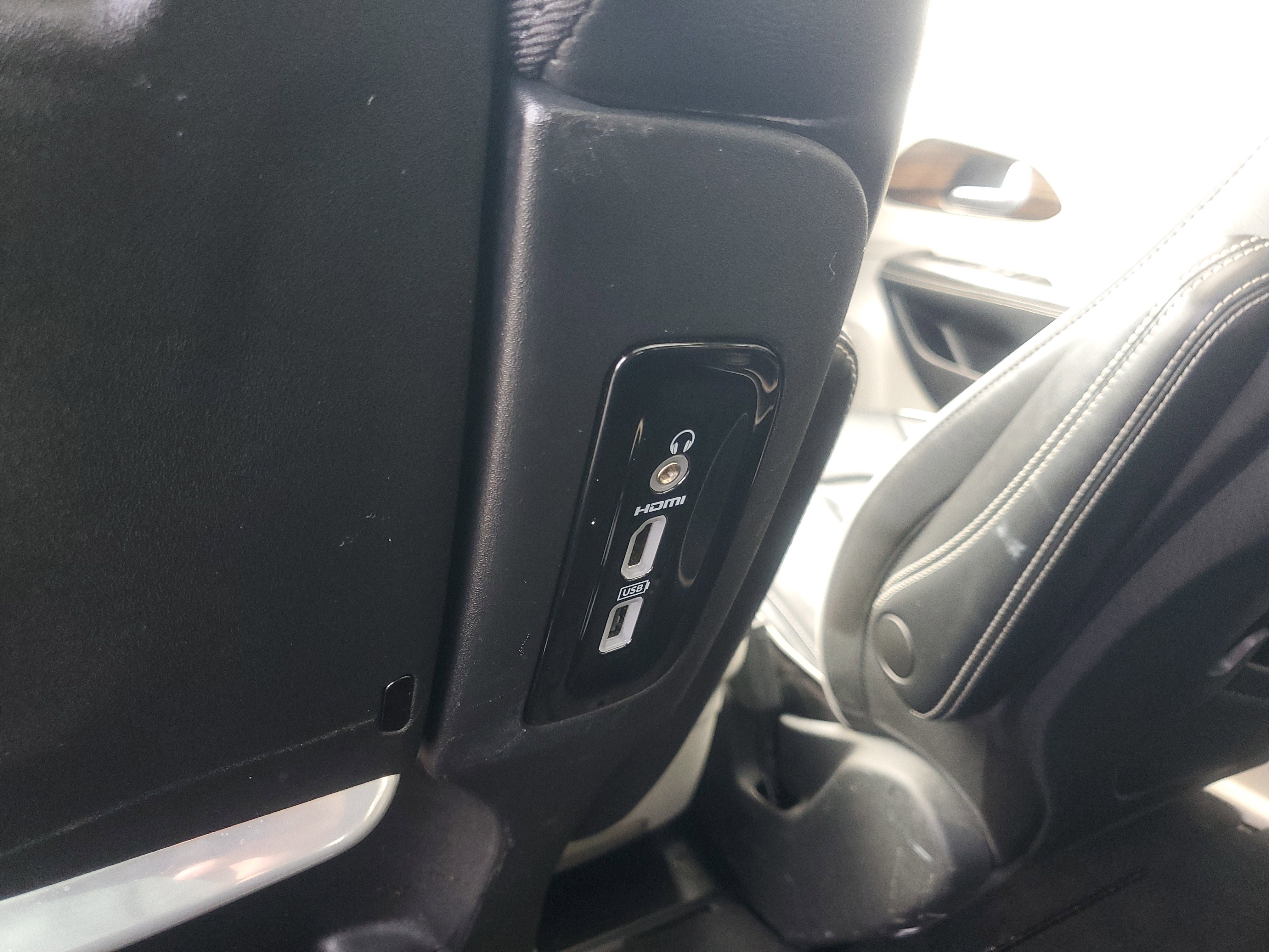 Used 2021 Chrysler Pacifica Limited w/ Uconnect Theater Family Group AWD/4WD image 26