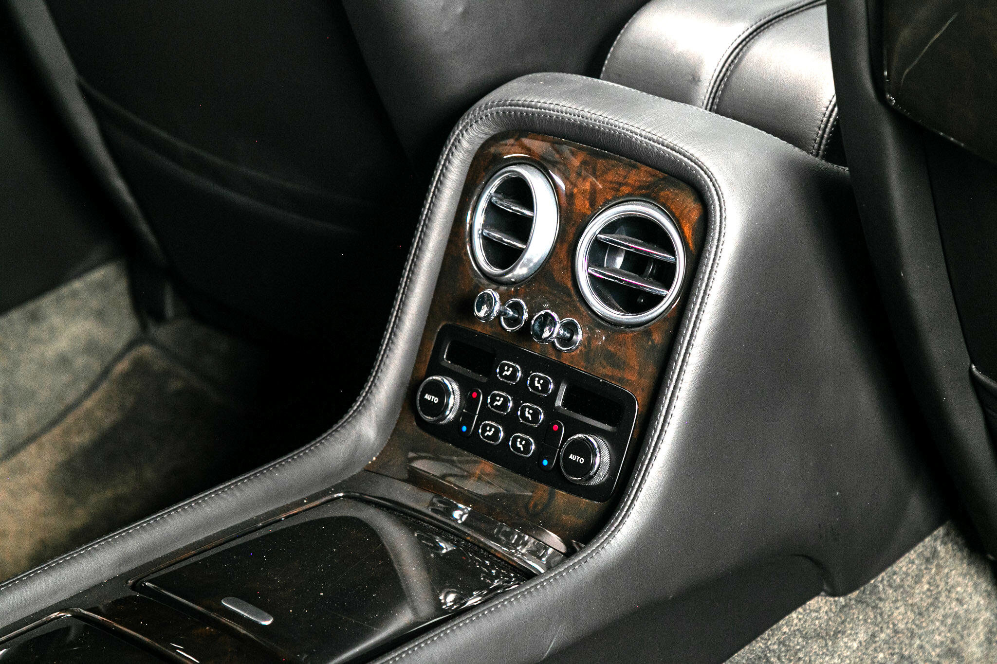 Used 2009 Bentley Flying Spur Flying Spur Speed w/ Convenience Specification Pkg image 32