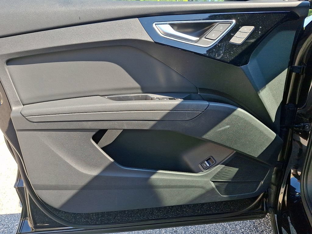 Used 2025 Audi Q4 e-tron Premium w/ Convenience Package RWD image 12