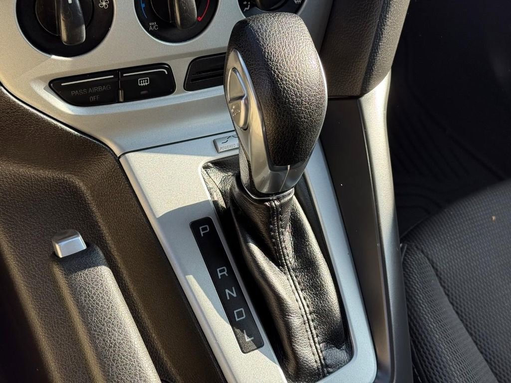 Used 2014 Ford Focus SE w/ SE Winter Package image 22