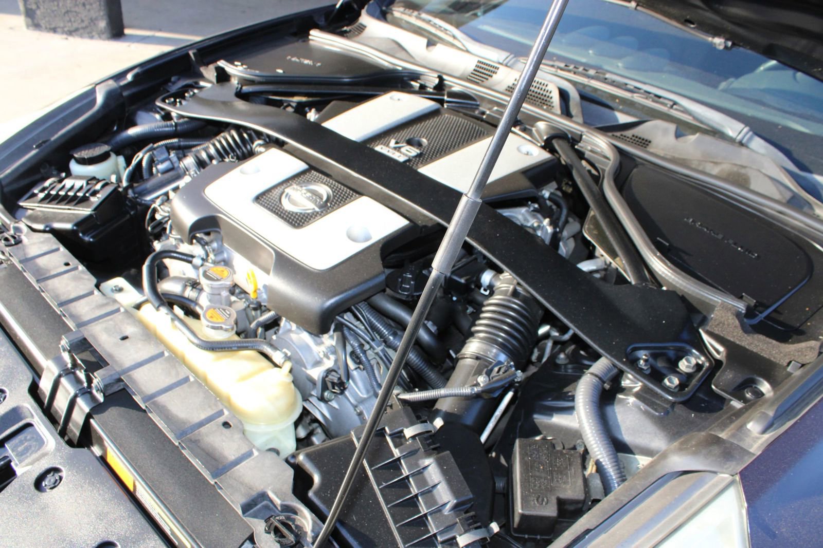 Used 2014 Nissan 370Z Coupe image 18