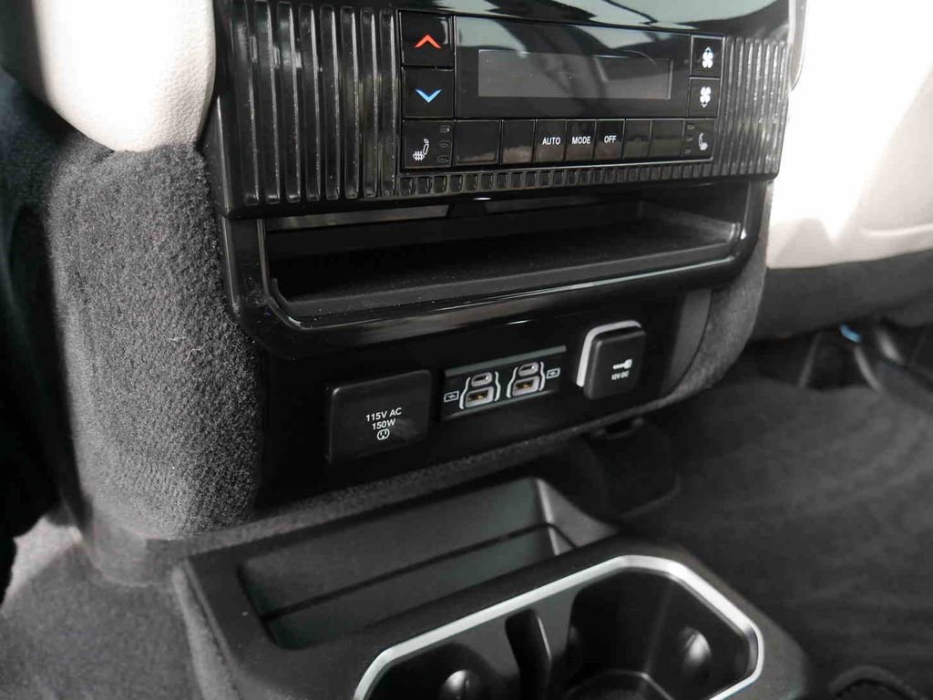 Used 2022 Jeep Wagoneer Series III w/ Flexible Seating Group image 16