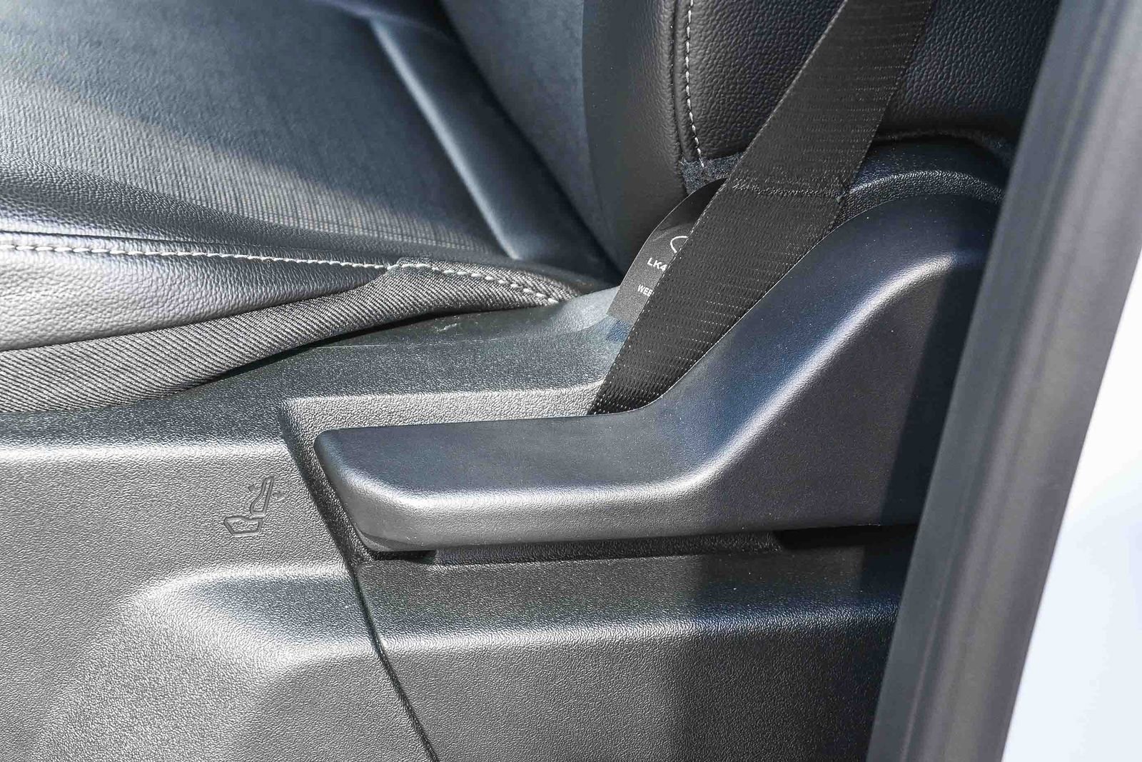 New 2026 Ford Transit 250 148 Medium Roof w/ Load Area Protection Package image 17