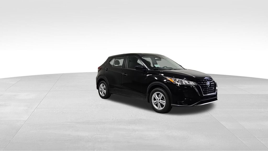 New 2025 Nissan Kicks Play S FWD image 8