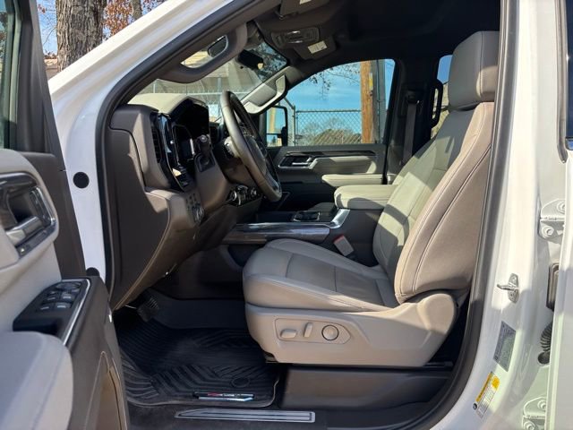 Used 2024 Chevrolet Silverado 2500 LTZ w/ LTZ Convenience Package image 2