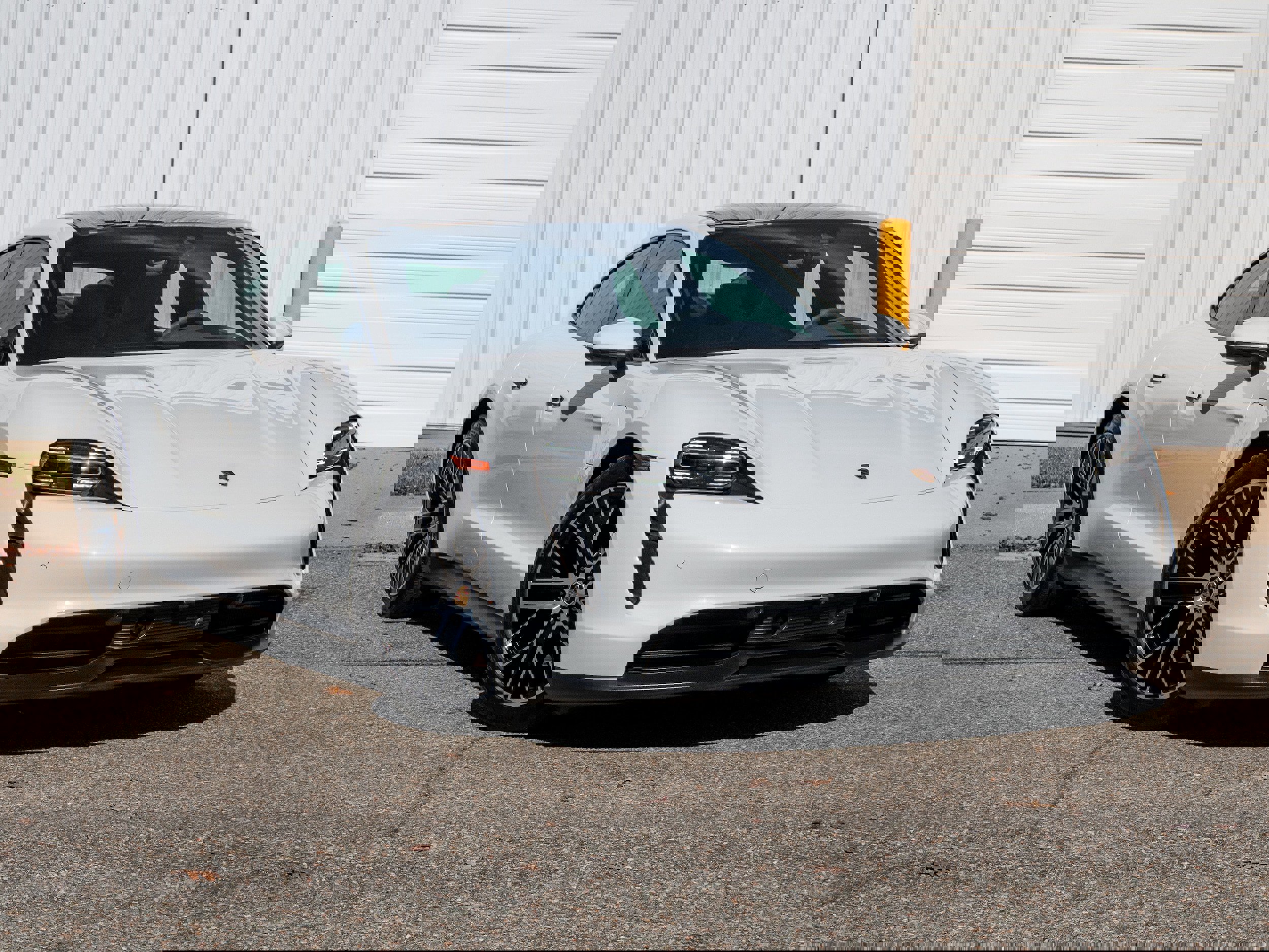 Used 2022 Porsche Taycan image 8