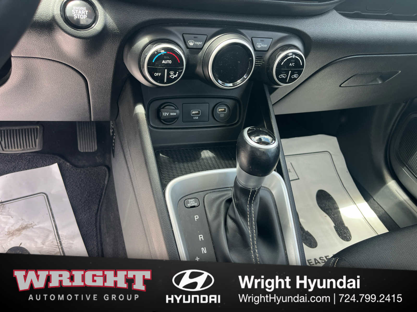 Used 2021 Hyundai Venue SEL w/ Premium Package FWD image 9