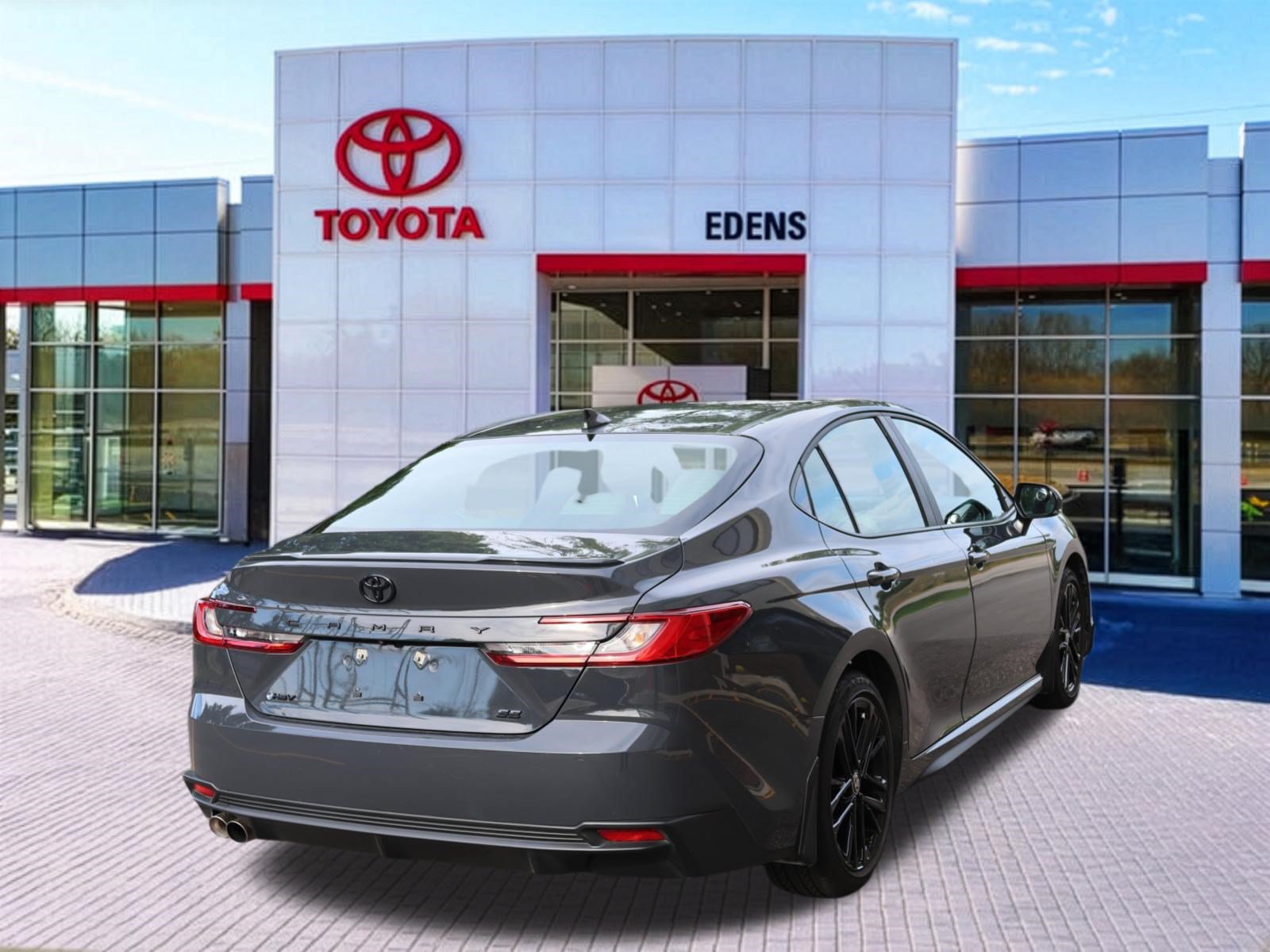 Certified 2025 Toyota Camry SE FWD image 3