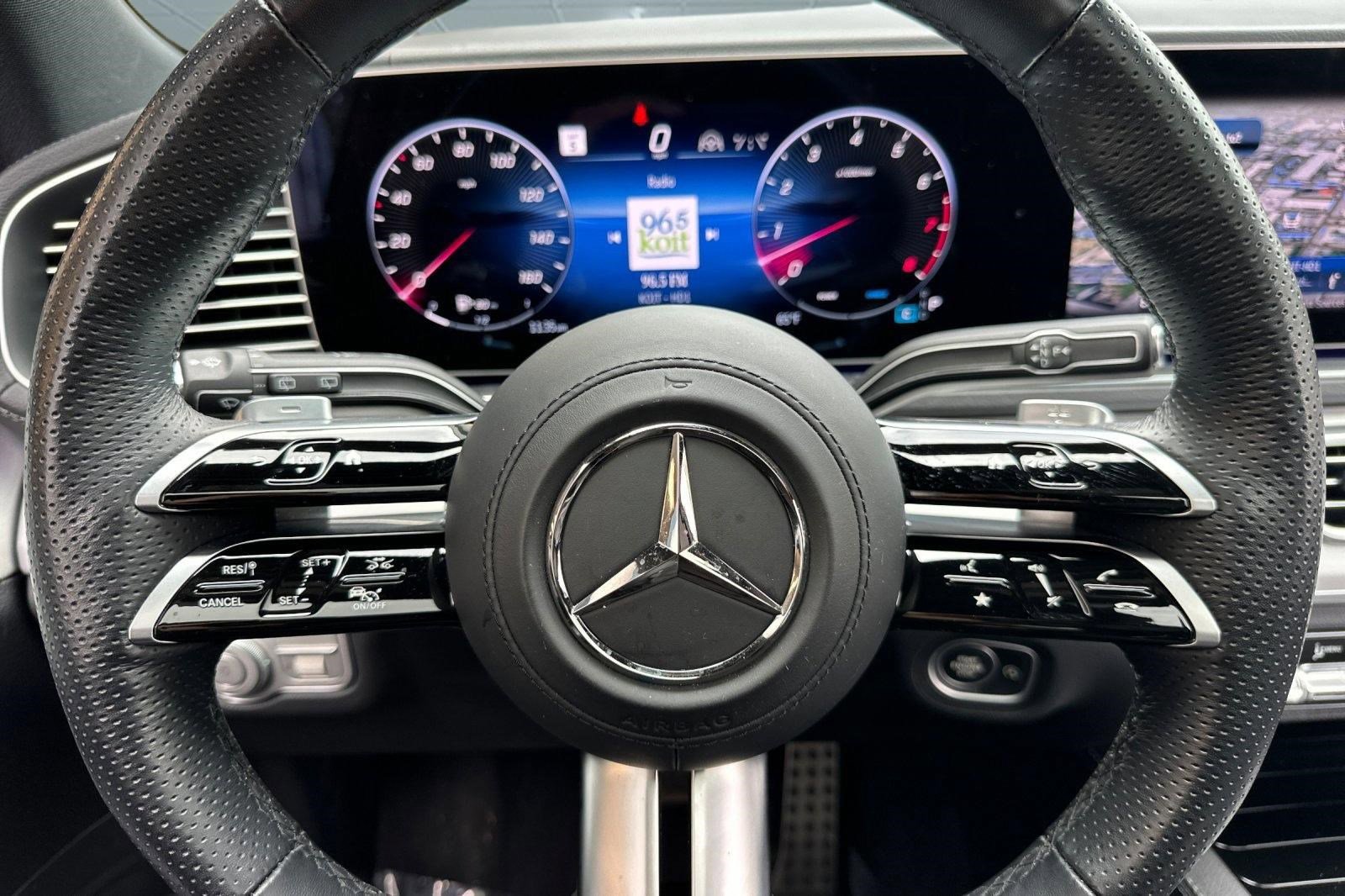 Used 2025 Mercedes-Benz GLS 450 4MATIC image 17