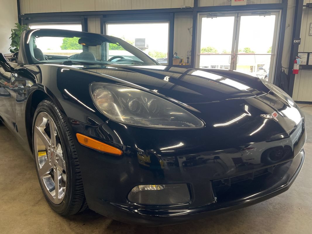 Used 2007 Chevrolet Corvette Coupe w/ Preferred Equipment Group RWD image 27