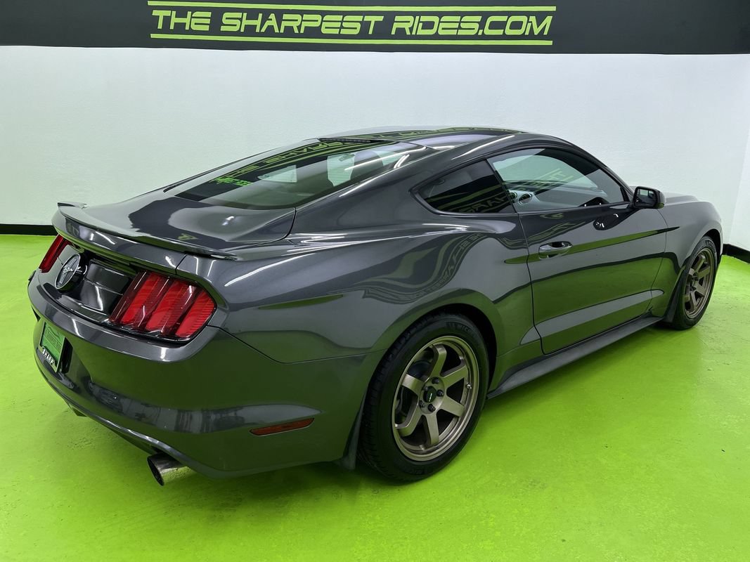Used 2017 Ford Mustang Coupe RWD image 10