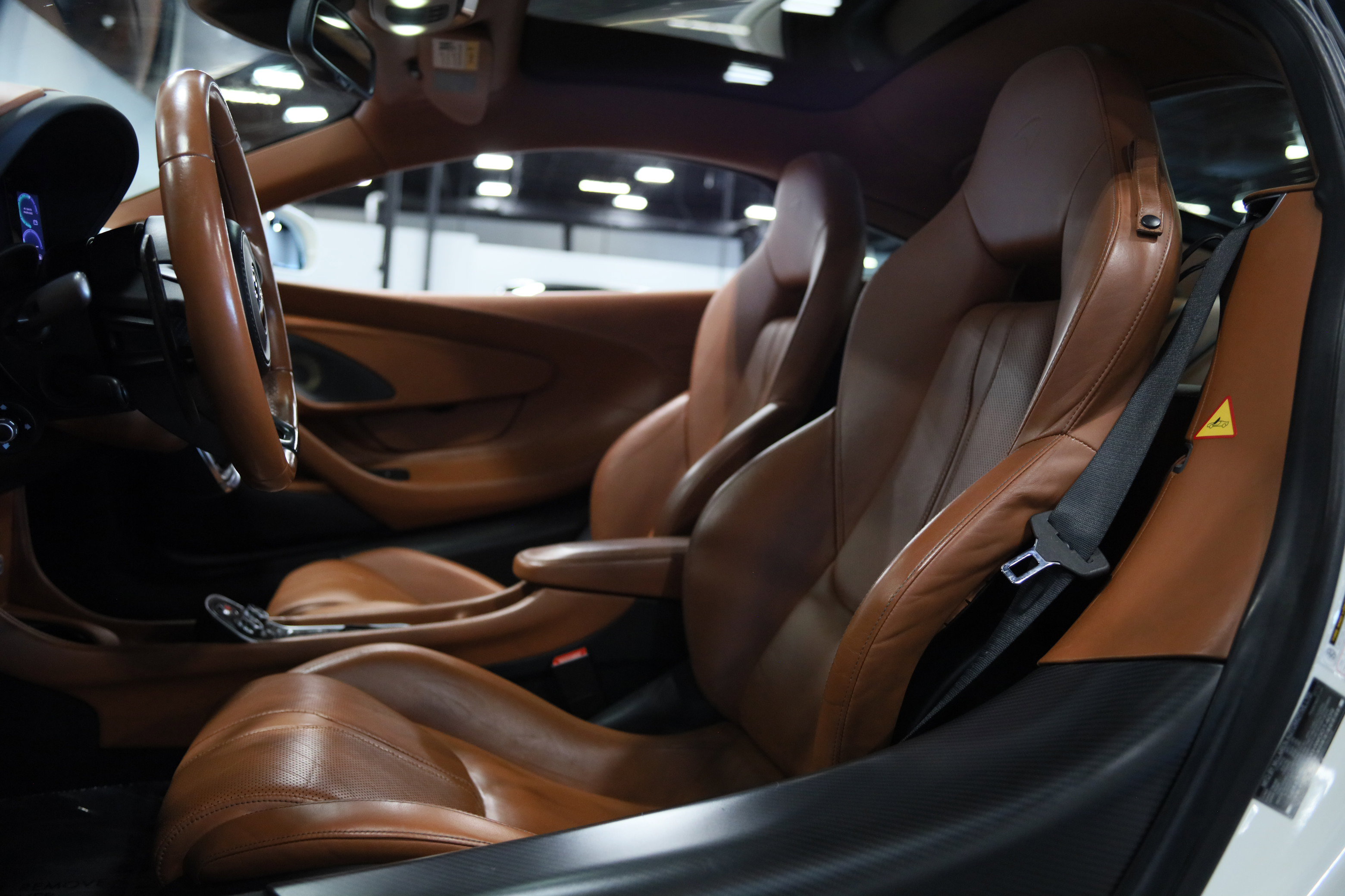 Used 2017 McLaren 570S RWD image 16