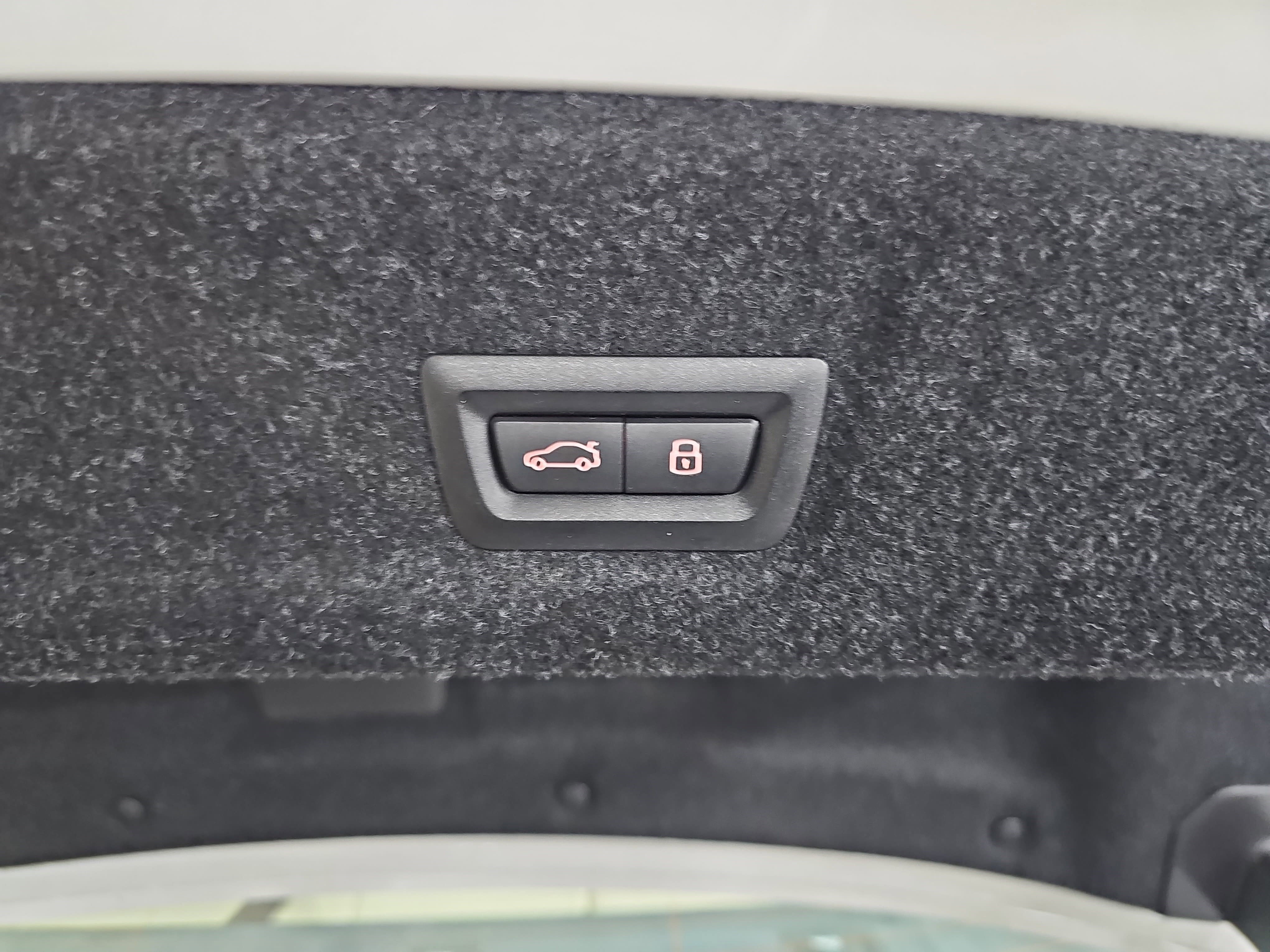 Certified 2025 BMW 330i Sedan w/ Premium Package image 14