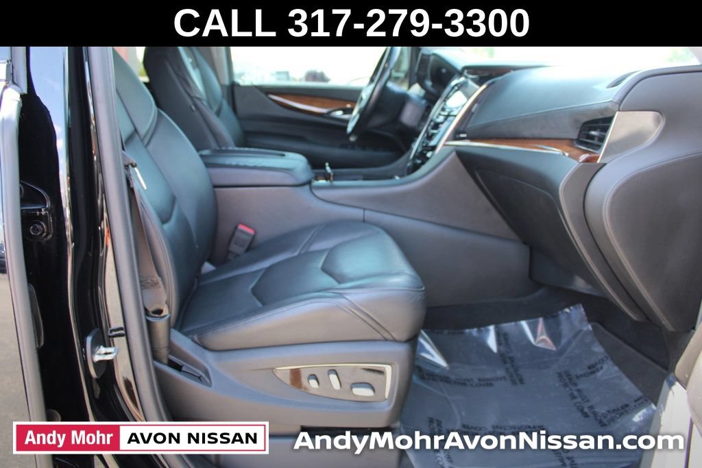 Used 2017 Cadillac Escalade Premium Luxury w/ LPO, Radiant Package AWD/4WD image 20