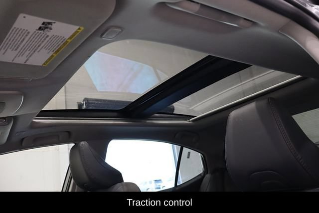 Used 2025 Toyota Camry XLE FWD image 8