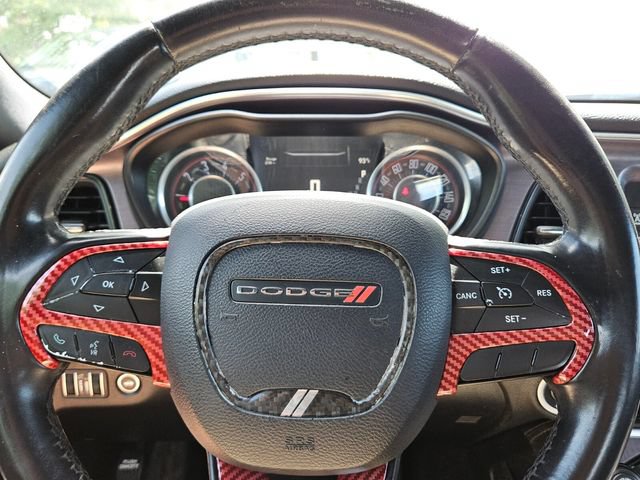 Used 2016 Dodge Challenger SXT RWD image 18