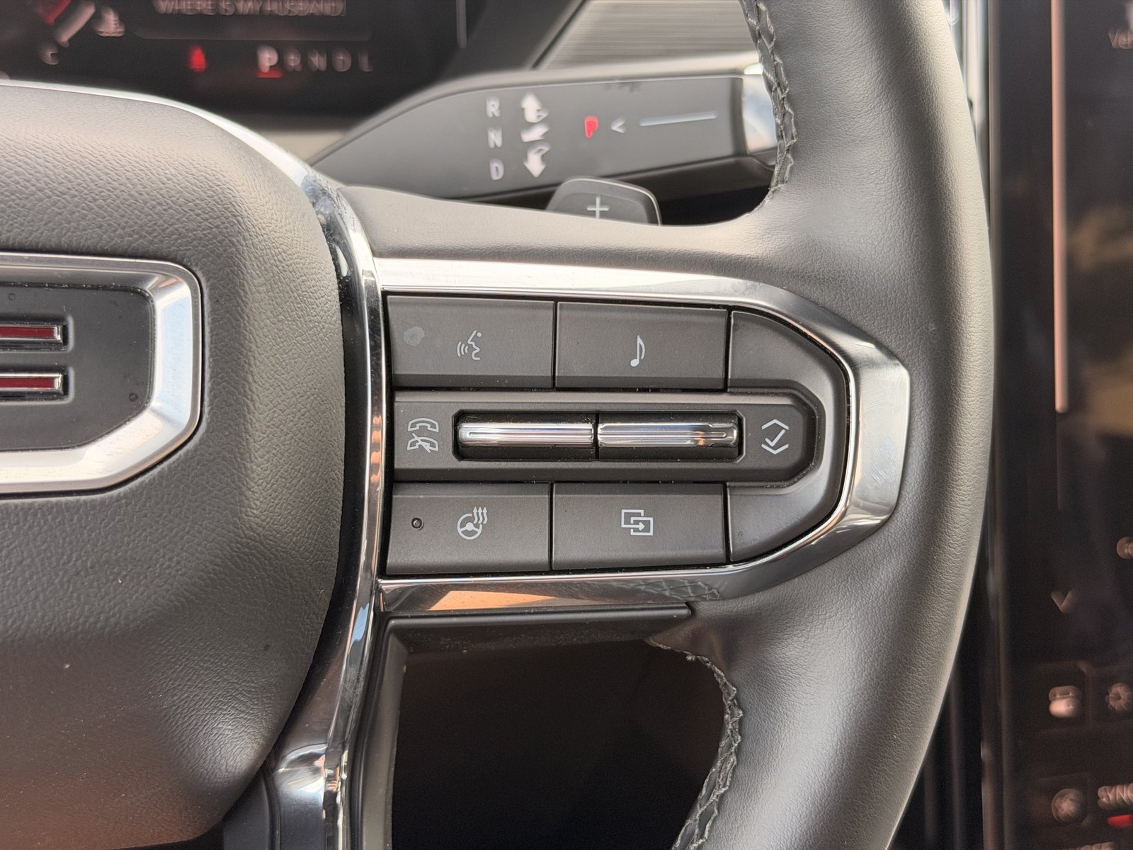Used 2025 GMC Acadia Elevation FWD image 20