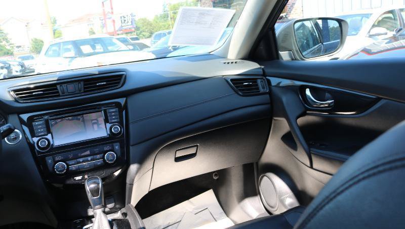 Used 2019 Nissan Rogue SL w/ Premium Package AWD/4WD image 18