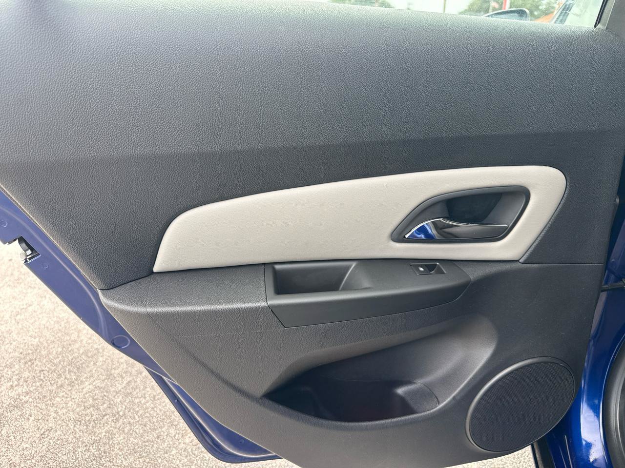 Used 2013 Chevrolet Cruze LS FWD image 27
